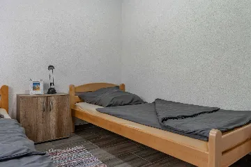 Apartment with Balcony in Vir for 4