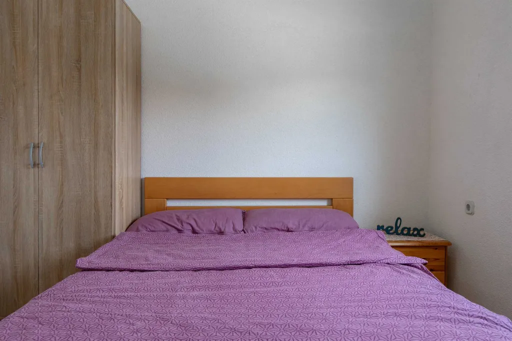 Vir 2-Bedroom Apartment for 4 Guests with Balcony