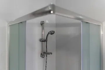 Vir 2-Bedroom Apartment for 4 Guests with Balcony