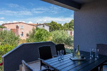 Newly Renovated 3-Bedroom Apartment in Vir