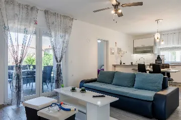 Newly Renovated 3-Bedroom Apartment in Vir