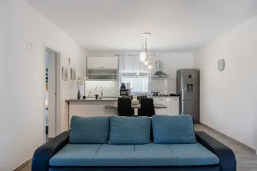 Newly Renovated 3-Bedroom Apartment in Vir