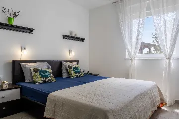 Newly Renovated 3-Bedroom Apartment in Vir