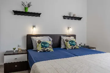 Newly Renovated 3-Bedroom Apartment in Vir