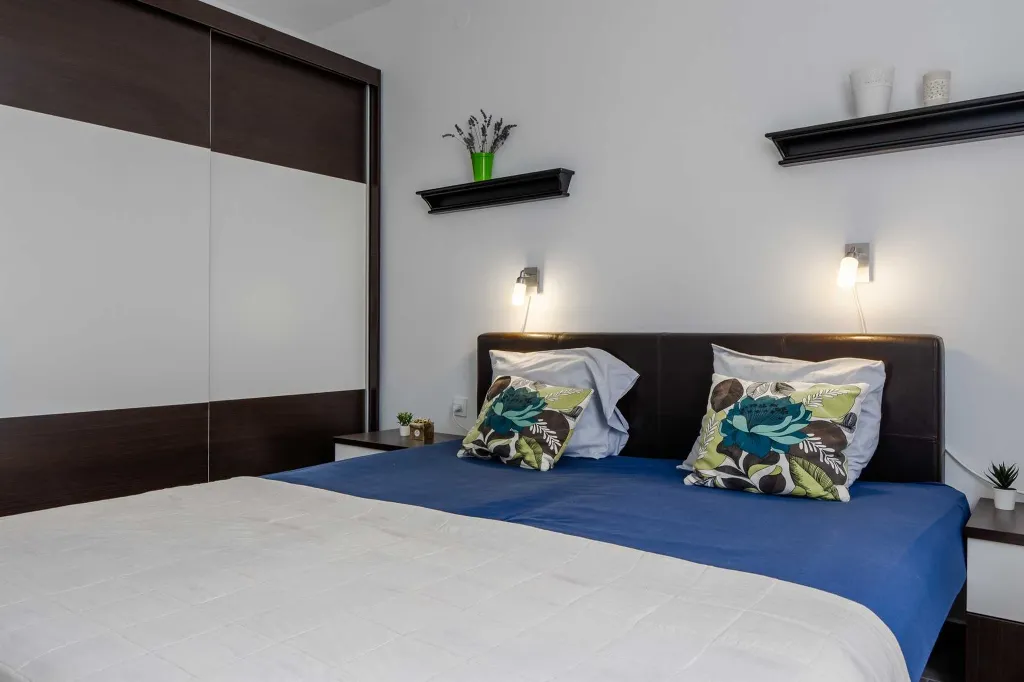 Newly Renovated 3-Bedroom Apartment in Vir