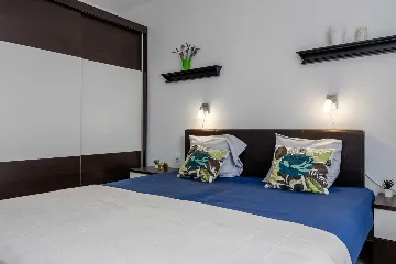 Newly Renovated 3-Bedroom Apartment in Vir