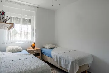 Newly Renovated 3-Bedroom Apartment in Vir