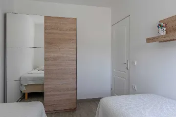 Newly Renovated 3-Bedroom Apartment in Vir