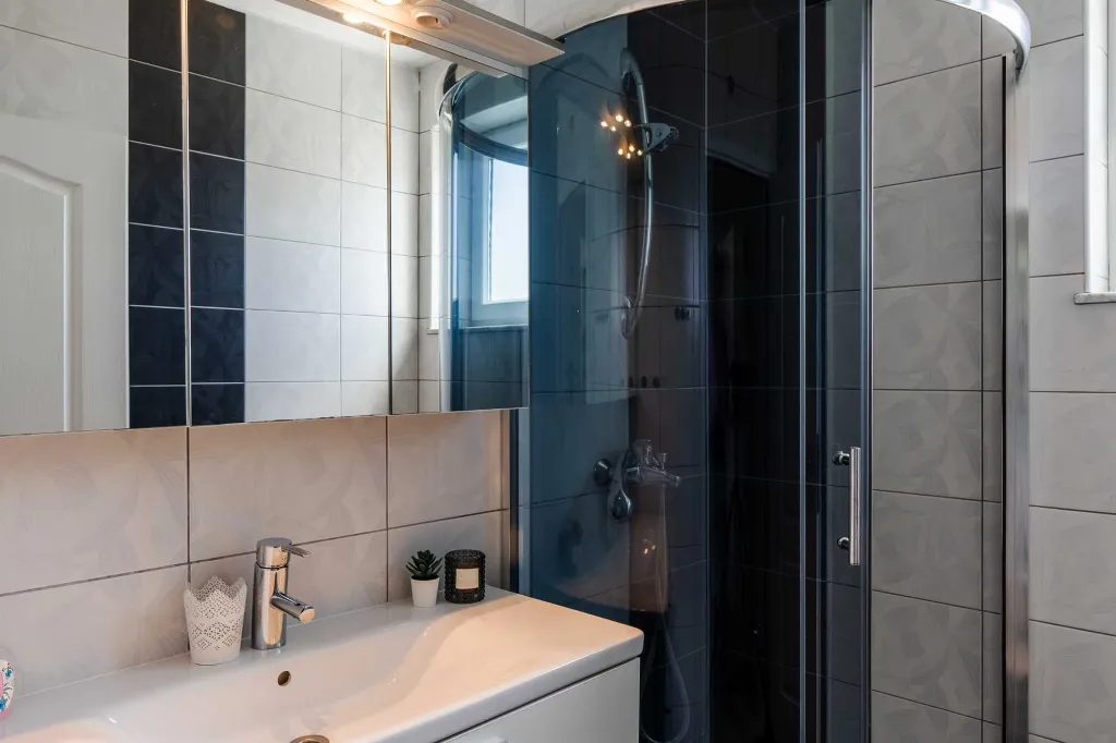 Newly Renovated 3-Bedroom Apartment in Vir