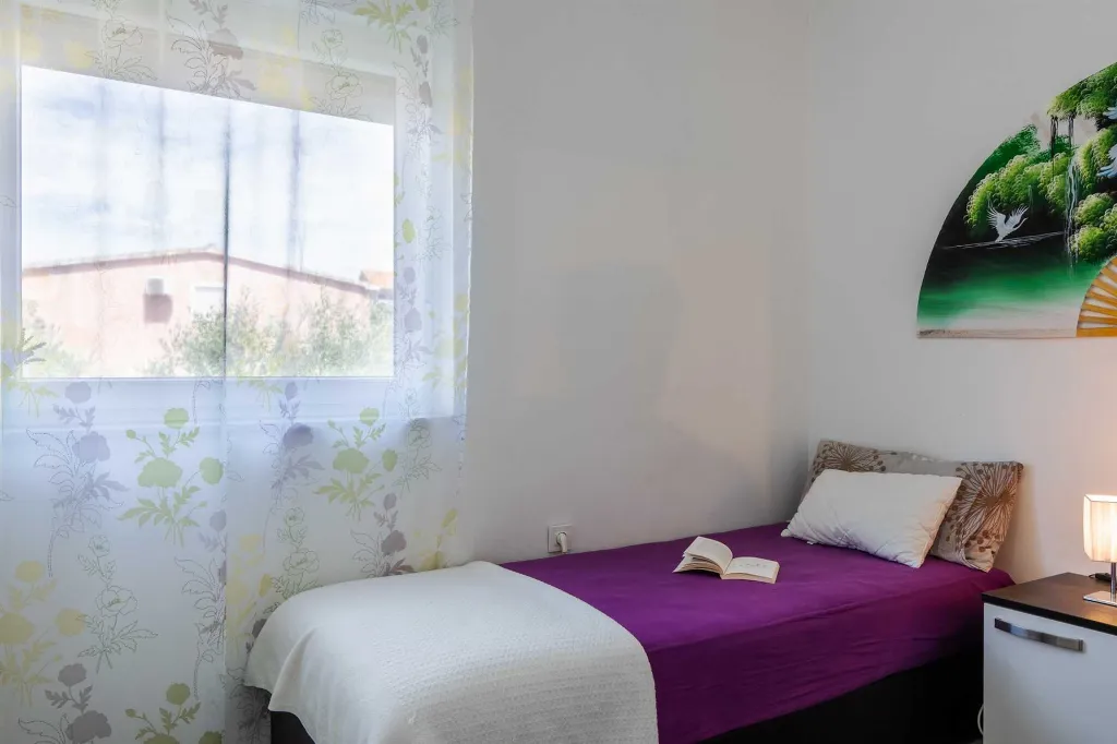 Newly Renovated 3-Bedroom Apartment in Vir