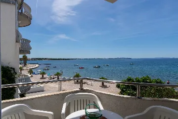 Vir 1-Bedroom Apartment for 2–4 with Sea-View