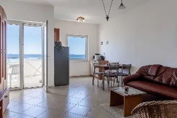 Vir 1-Bedroom Apartment for 2–4 with Sea-View