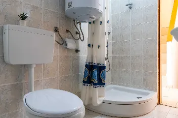 Vir 1-Bedroom Apartment for 2–4 with Sea-View