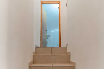 Vir 1-Bedroom Apartment for 2–4 with Sea-View