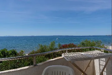 Vir 1-Bedroom Apartment for 2–4 with Sea-View