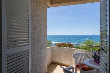 Beachfront Apartment with Sea-View Balcony in Vir