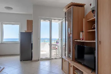 Beachfront Apartment with Sea-View Balcony in Vir