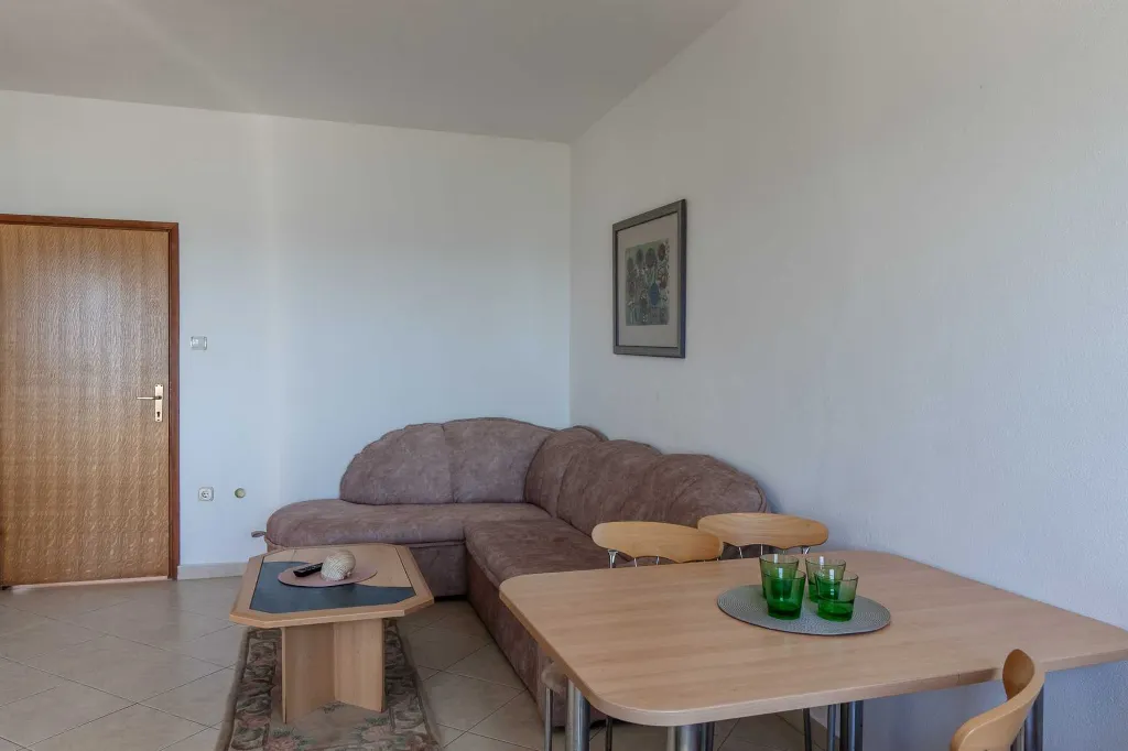 Beachfront Apartment with Sea-View Balcony in Vir