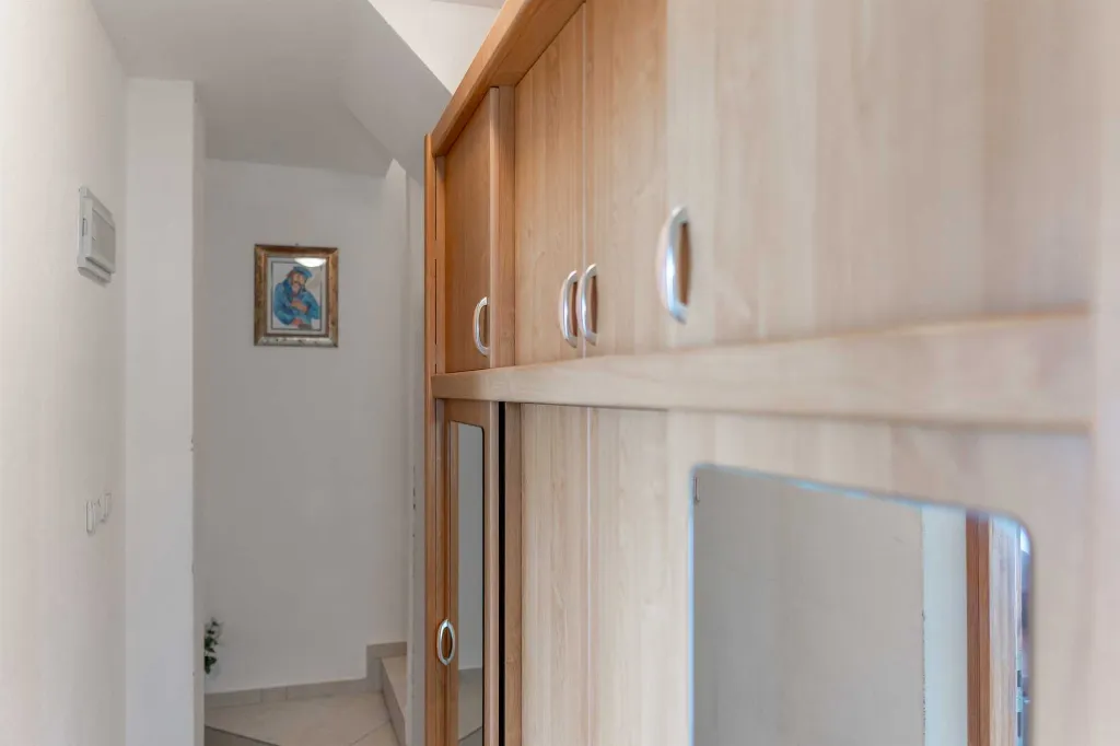 Beachfront Apartment with Sea-View Balcony in Vir