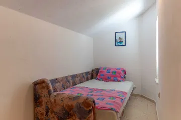 Beachfront Apartment with Sea-View Balcony in Vir