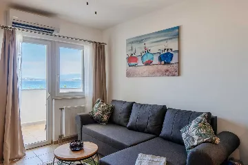 Vir Apartment for 6–7 Guests with Sea-View Balcony