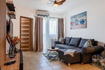 Vir Apartment for 6–7 Guests with Sea-View Balcony