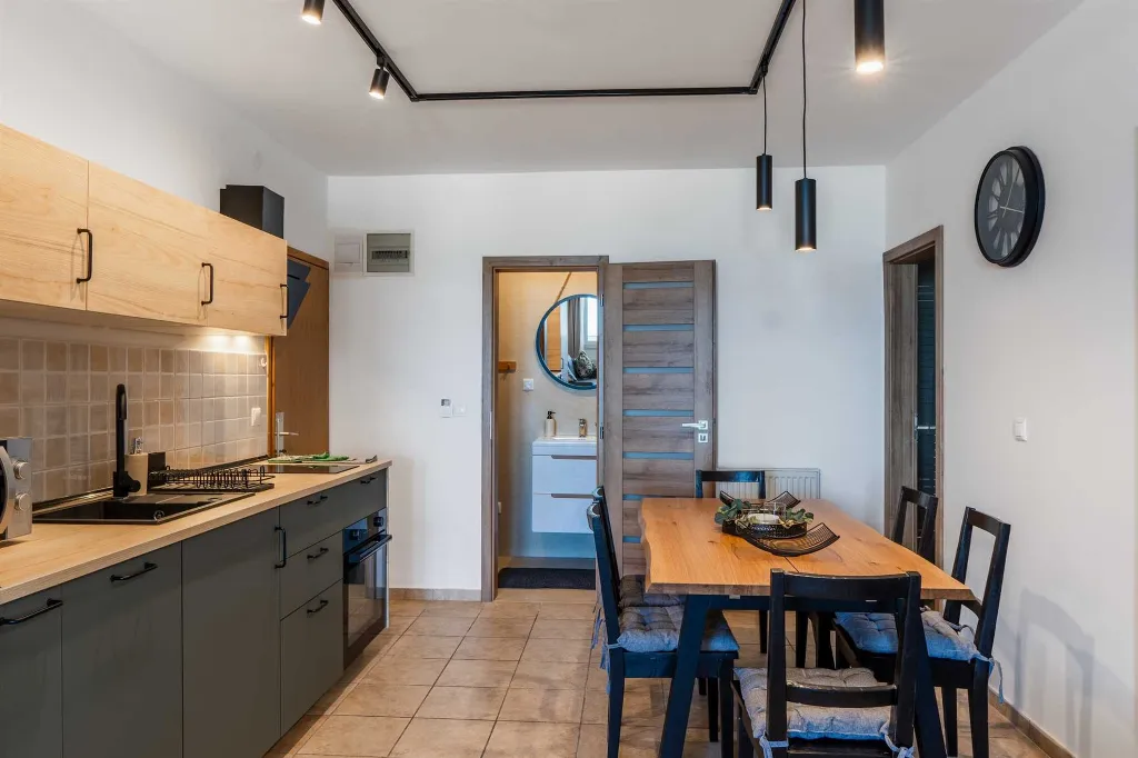 Vir Apartment for 6–7 Guests with Sea-View Balcony