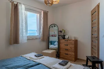 Vir Apartment for 6–7 Guests with Sea-View Balcony