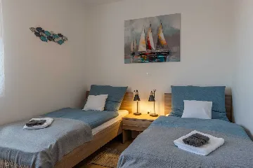 Vir Apartment for 6–7 Guests with Sea-View Balcony