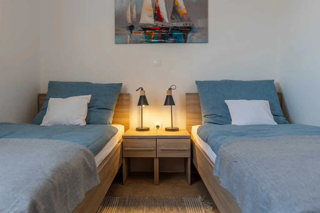 Vir Apartment for 6–7 Guests with Sea-View Balcony