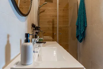 Vir Apartment for 6–7 Guests with Sea-View Balcony