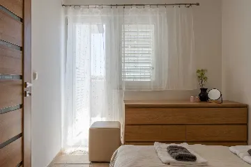 Vir Apartment for 6–7 Guests with Sea-View Balcony