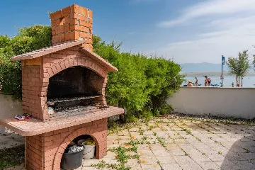 Vir Apartment for 6–7 Guests with Sea-View Balcony