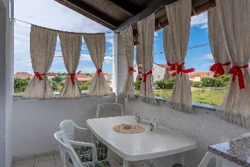 Apartment in Privlaka for 4-6 Guests with Balcony