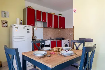 Apartment in Privlaka for 4-6 Guests with Balcony