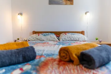 Apartment in Privlaka for 4-6 Guests with Balcony