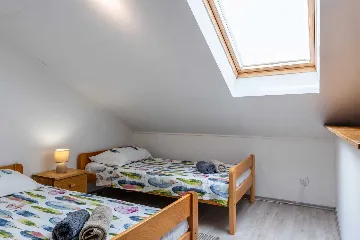 Apartment in Privlaka for 4-6 Guests with Balcony