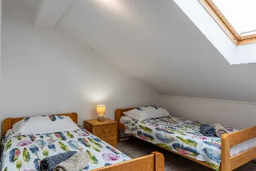 Apartment in Privlaka for 4-6 Guests with Balcony