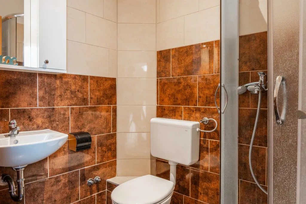Apartment in Privlaka for 4-6 Guests with Balcony