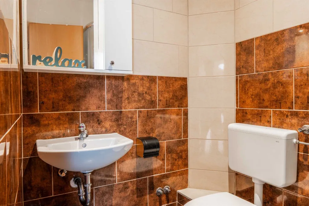 Apartment in Privlaka for 4-6 Guests with Balcony