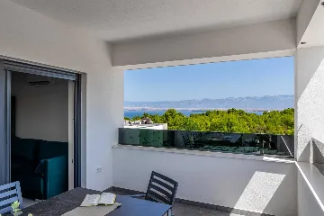 Vir Apartment with Sea-View Balcony for Up to 6