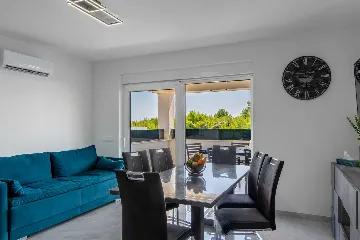 Vir Apartment with Sea-View Balcony for Up to 6