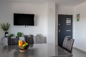 Vir Apartment with Sea-View Balcony for Up to 6