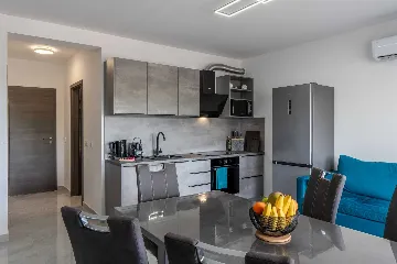 Vir Apartment with Sea-View Balcony for Up to 6