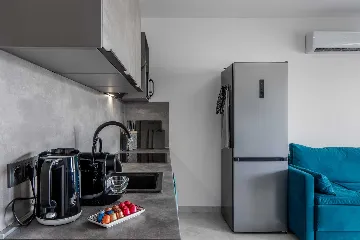 Vir Apartment with Sea-View Balcony for Up to 6