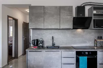 Vir Apartment with Sea-View Balcony for Up to 6