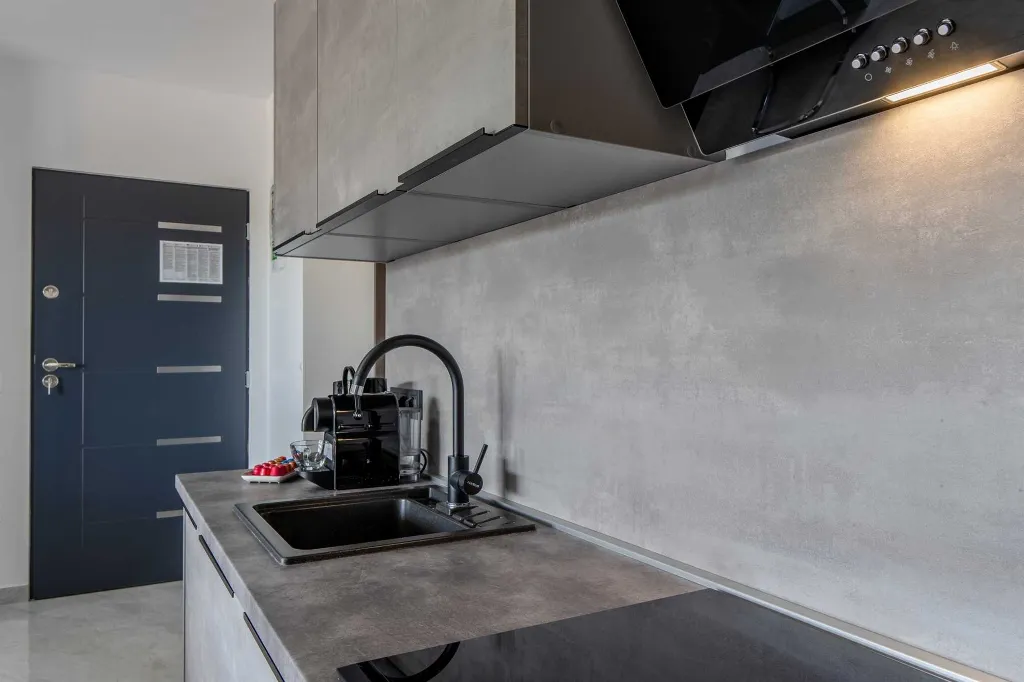 Vir Apartment with Sea-View Balcony for Up to 6