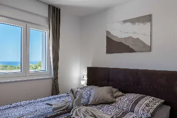 Vir Apartment with Sea-View Balcony for Up to 6