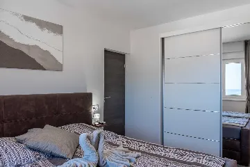 Vir Apartment with Sea-View Balcony for Up to 6