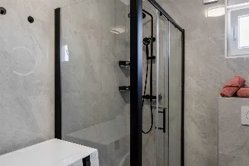 Vir Apartment with Sea-View Balcony for Up to 6